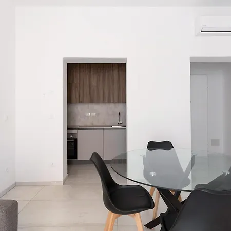 Le Dodici Porte - Porta Galliera 1 By District Apartment