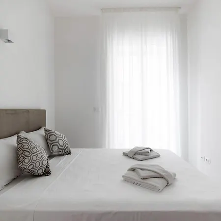 Apartment Le Dodici Porte - Porta Galliera 1 By District *